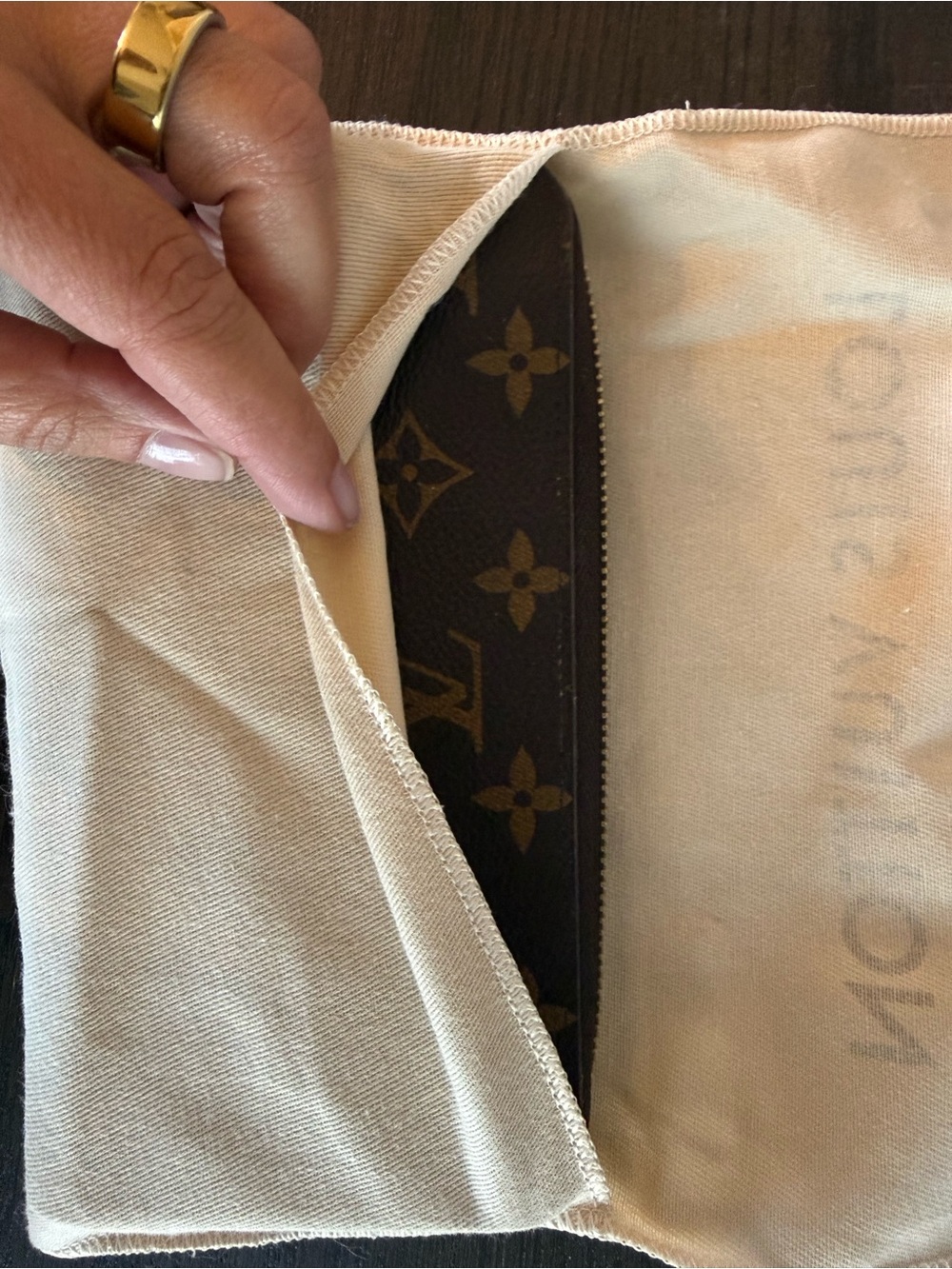 Louis Vuitton Monogram Zippy Wallet - Picture 11 of 11